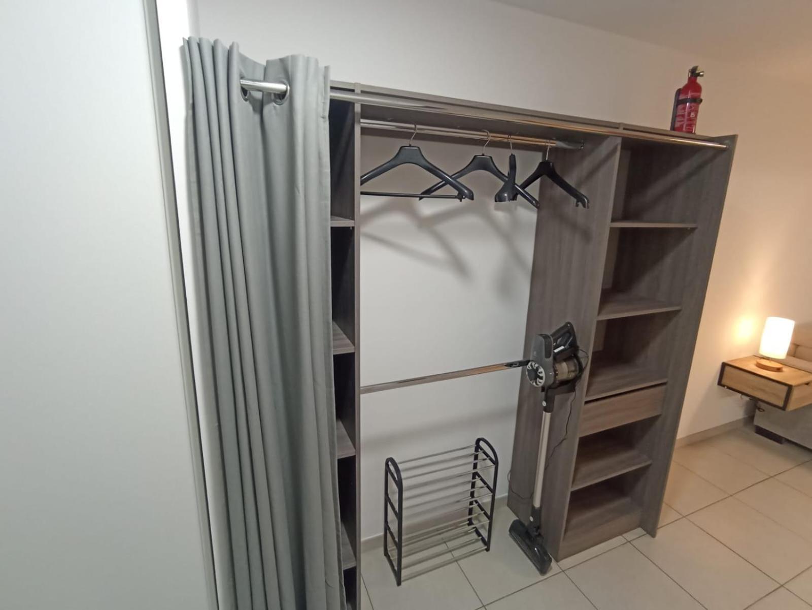 Studio Avec Parking Prive, Piscine Plage 300M 昂蒂布 外观 照片