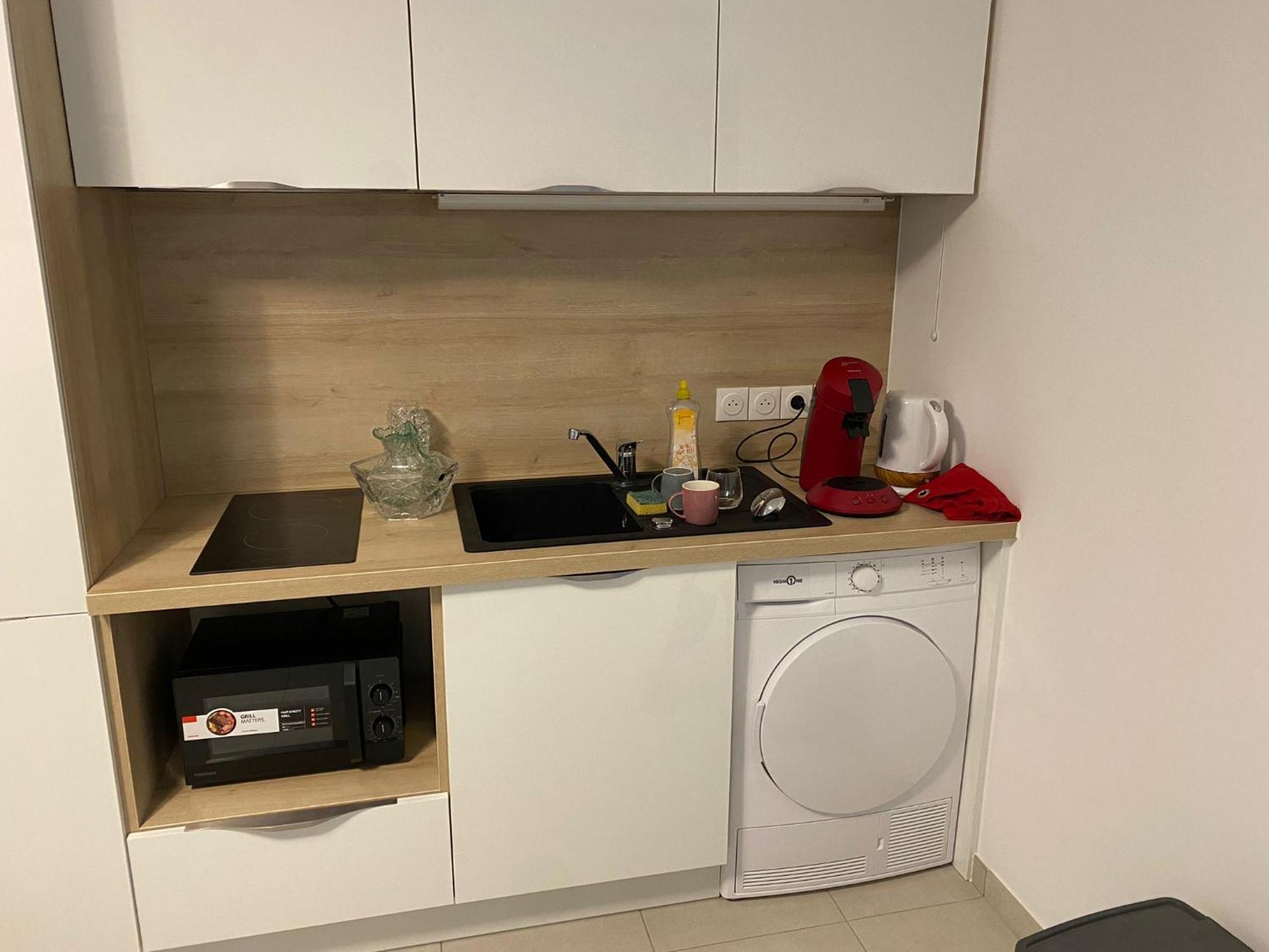 Studio Avec Parking Prive, Piscine Plage 300M 昂蒂布 外观 照片